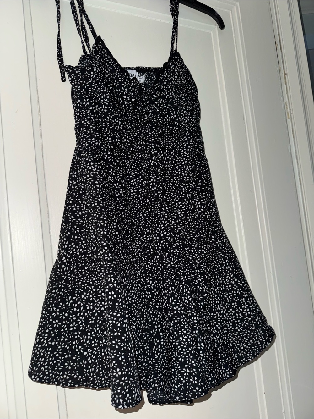 Princess Polly Black White Floral Romper Playsuit US 2